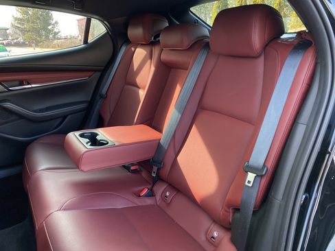 Used 2025 MAZDA MAZDA3 2.5 S Hatchback w/ Premium Pkg image 10