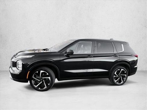 Used 2024 Mitsubishi Outlander SE image 4