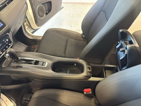 Used 2019 Honda HR-V EX image 21