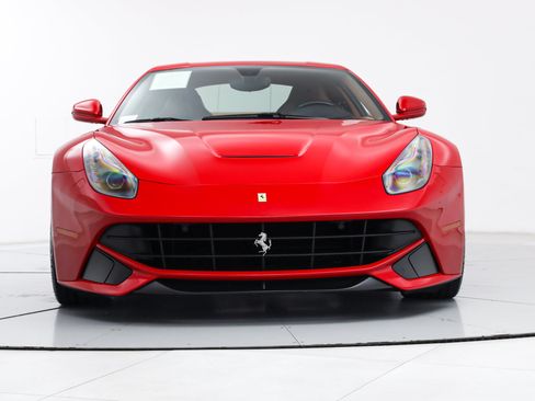 Used 2016 Ferrari F12 Berlinetta RWD image 11