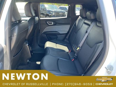 Used 2025 Jeep Compass Latitude AWD/4WD image 39