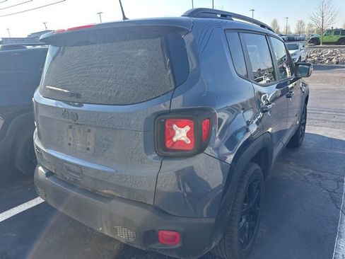 Used 2022 Jeep Renegade Altitude w/ Convenience Group image 4