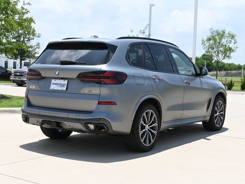 Used 2026 BMW X5 xDrive40i w/ Executive Package AWD/4WD image 9