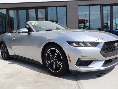 Used 2025 Ford Mustang Premium image 19