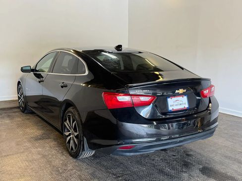 Used 2017 Chevrolet Malibu LT FWD image 4
