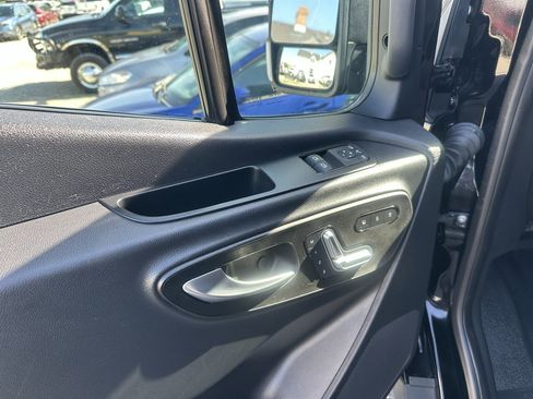 Used 2019 Mercedes-Benz Sprinter 2500 image 38