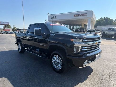 Used 2022 Chevrolet Silverado 2500 High Country w/ Z71 Off-Road Package AWD/4WD image 3