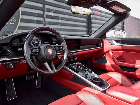 Used 2022 Porsche 911 Turbo S w/ 911 Turbo Sportdesign Package image 2