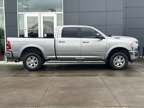 Used 2022 RAM 3500 Laramie AWD/4WD image 2