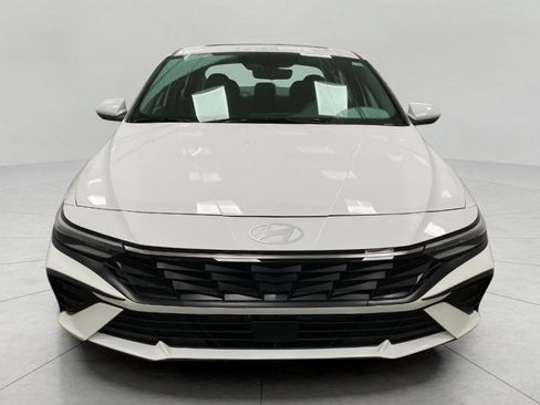 Certified 2025 Hyundai Elantra SEL FWD image 43