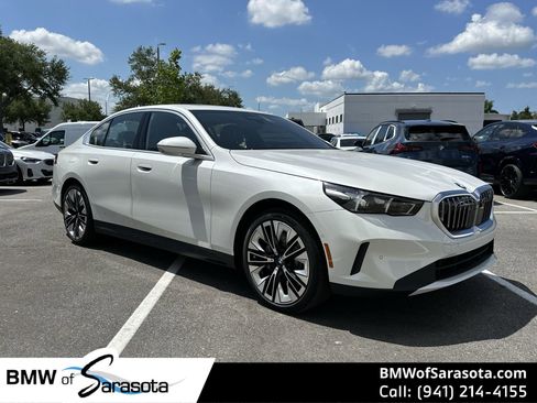 New 2026 BMW 530i xDrive AWD/4WD image 1