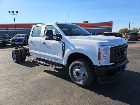 New 2025 Ford F350 XL image 1