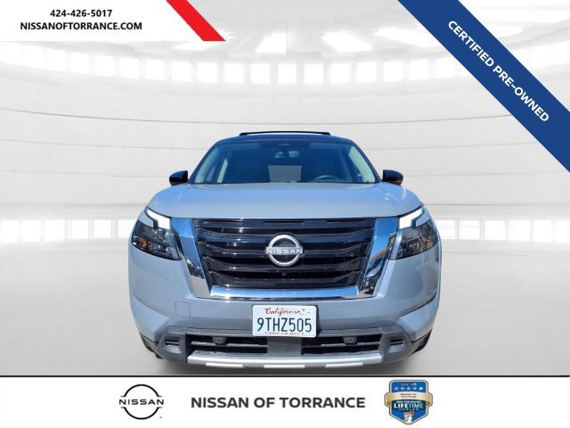 Certified 2025 Nissan Pathfinder Platinum FWD image 2