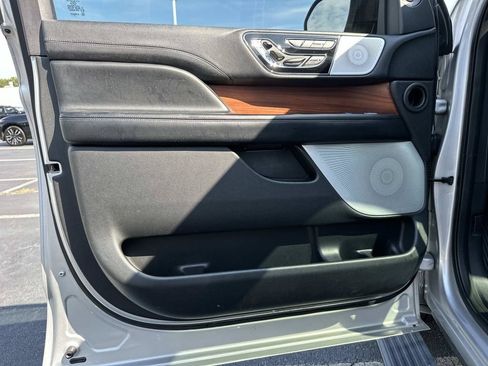 Used 2019 Lincoln Navigator L Reserve AWD/4WD image 24