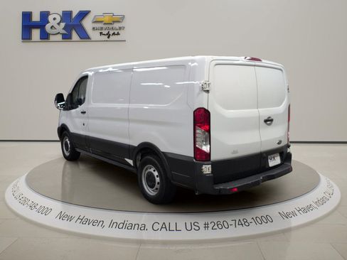 Used 2016 Ford Transit 150 130 Low Roof RWD image 4