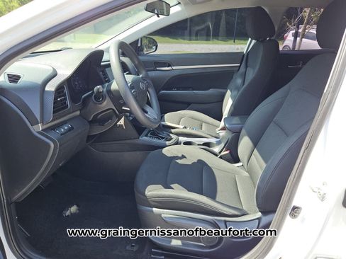 Used 2020 Hyundai Elantra SEL w/ Cargo Package (C1) FWD image 3