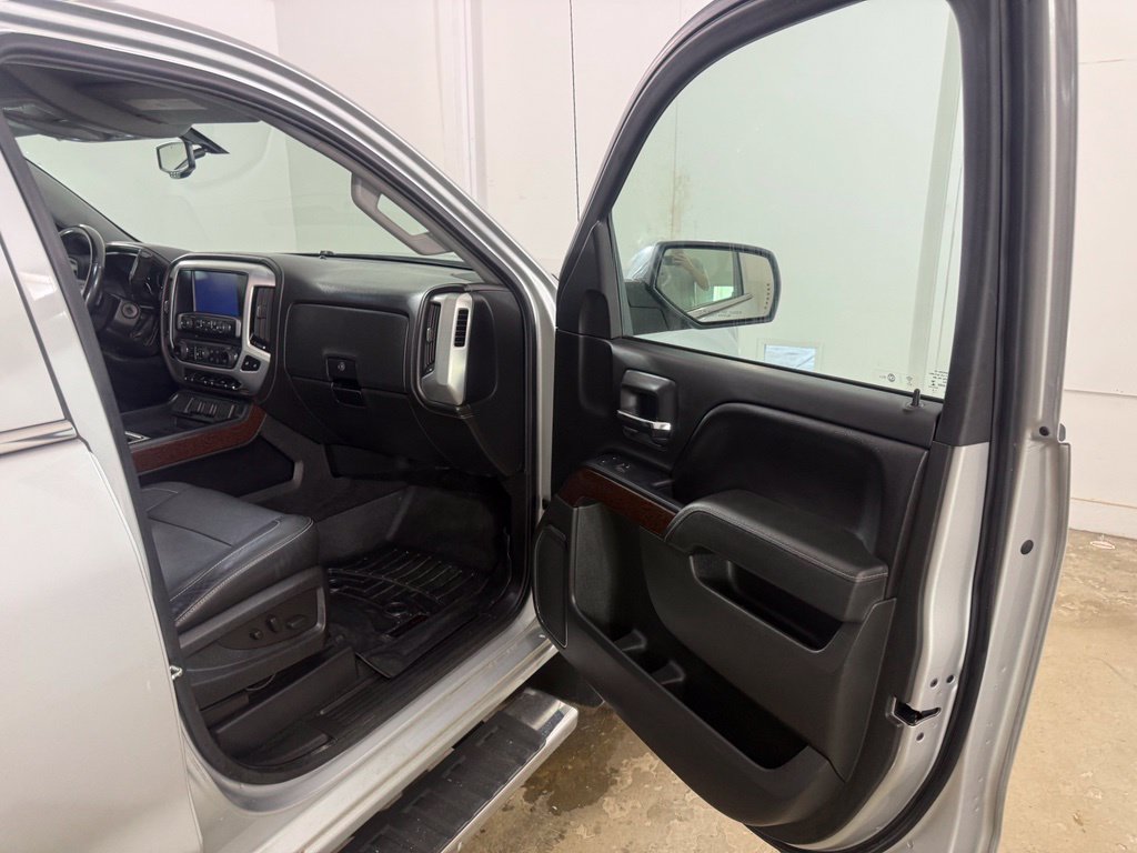 Used 2016 GMC Sierra 1500 SLT w/ SLT Preferred Package AWD/4WD image 26