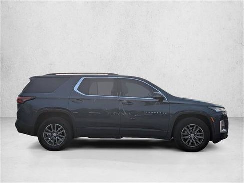 Used 2023 Chevrolet Traverse LT FWD image 4