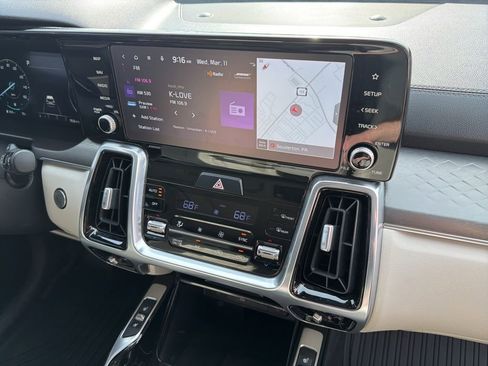 Used 2023 Kia Sorento SX Prestige w/ Panoramic Sunroof Package image 14