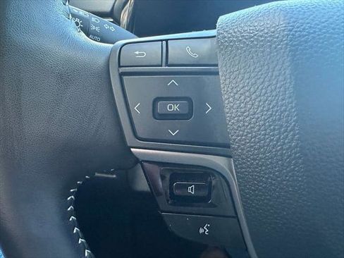 Certified 2025 Toyota Camry SE w/ Convenience Package image 21