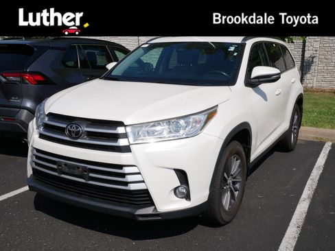 Used 2019 Toyota Highlander XLE AWD/4WD image 1