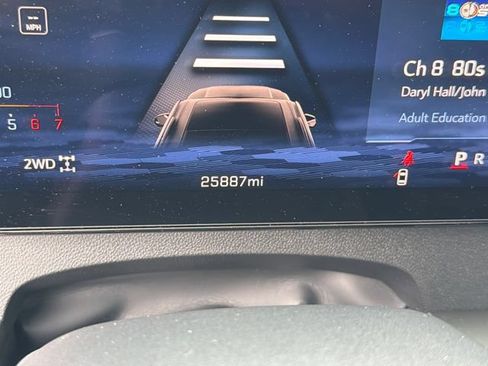 Certified 2025 Chevrolet Traverse LT w/ Driver Confidence Package AWD/4WD image 16