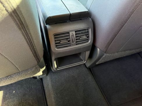 Used 2023 Nissan Rogue S image 22