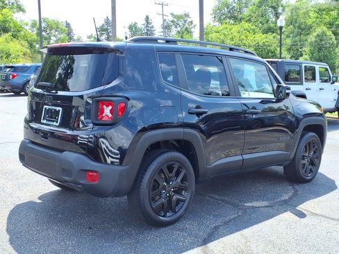 Certified 2022 Jeep Renegade Altitude w/ Sun/Sound Group AWD/4WD image 4