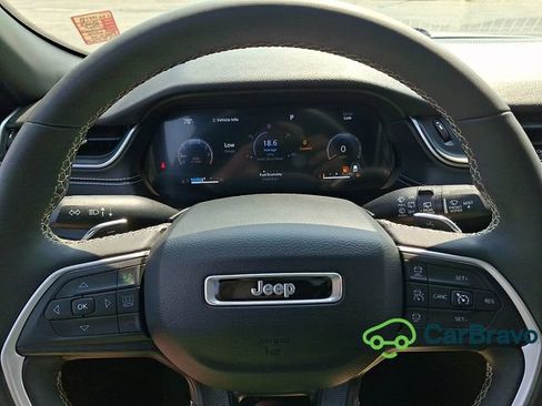 Used 2023 Jeep Grand Cherokee L Laredo AWD/4WD image 20