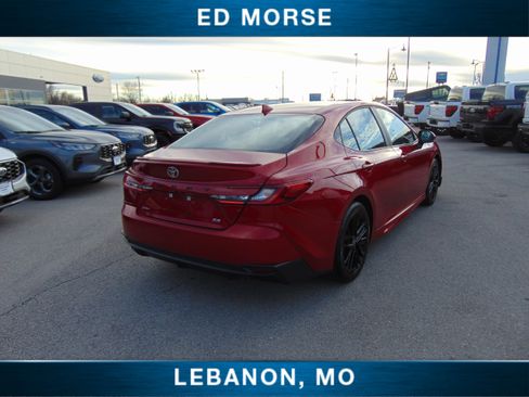 Used 2025 Toyota Camry SE image 6