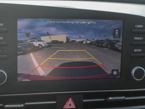 Certified 2023 Hyundai Elantra SEL image 33