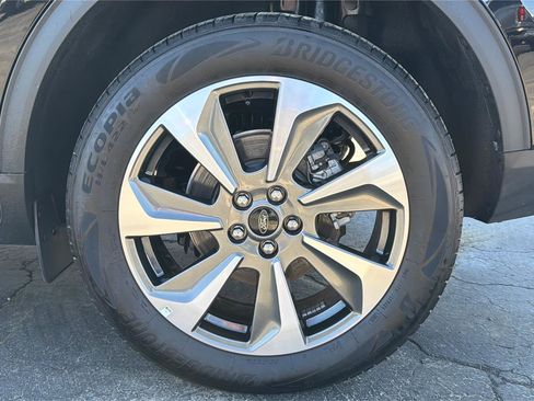 Used 2025 Ford Escape Platinum AWD/4WD image 29