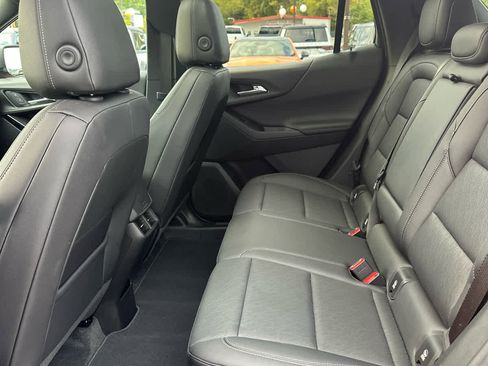 Used 2025 Chevrolet Equinox LT w/ Convenience Package II image 11