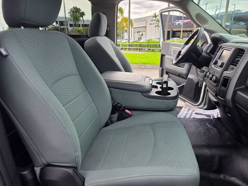 Used 2018 RAM 1500 Express RWD image 18