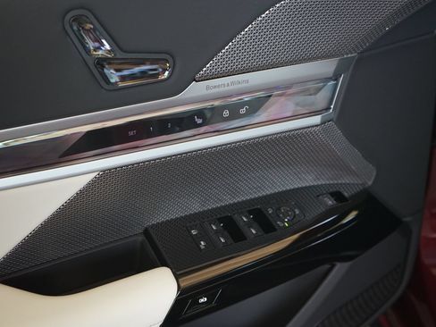 Used 2026 BMW 740i RWD image 17