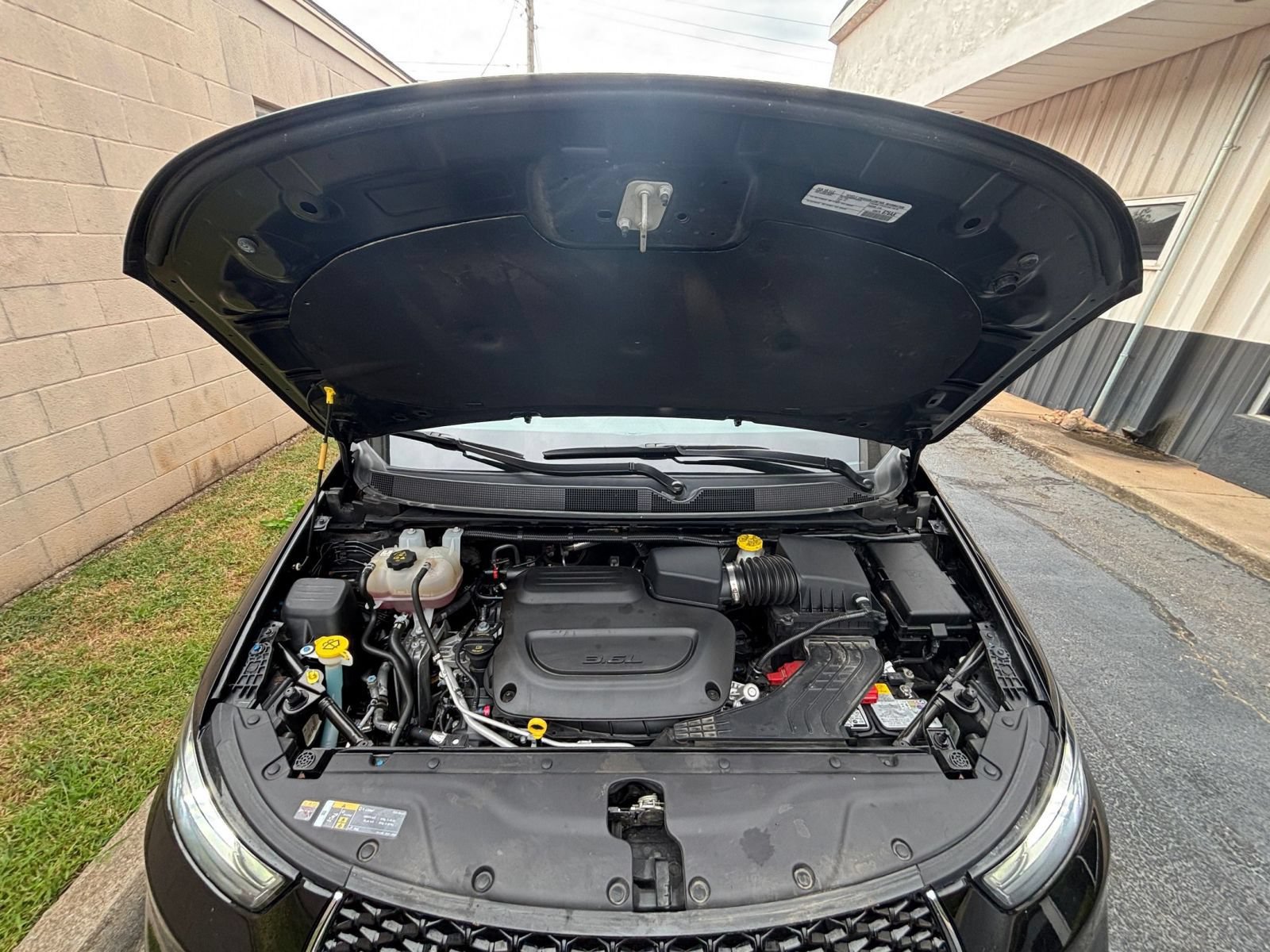 Used 2025 Chrysler Pacifica Select FWD image 34