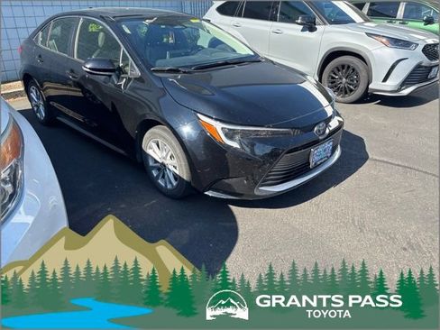 Used 2024 Toyota Corolla XLE FWD image 1