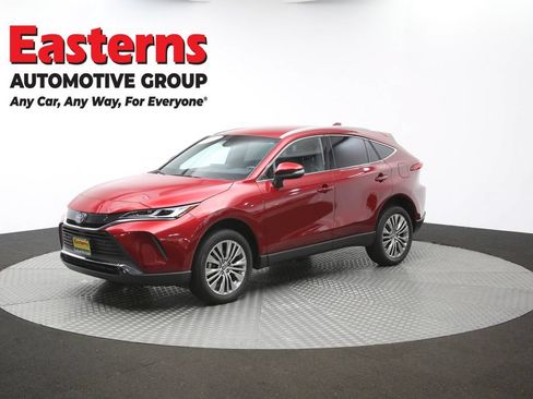 Used 2024 Toyota Venza LE AWD/4WD image 57