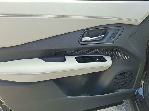 Used 2023 Nissan Ariya FWD image 14