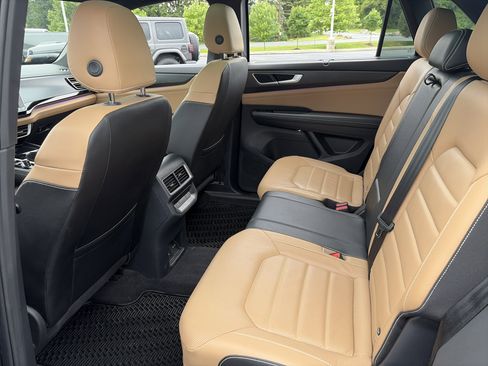 Used 2024 Volkswagen Atlas Cross Sport SEL R-Line AWD/4WD image 23