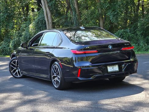 Used 2023 BMW i7 xDrive60 AWD/4WD image 90