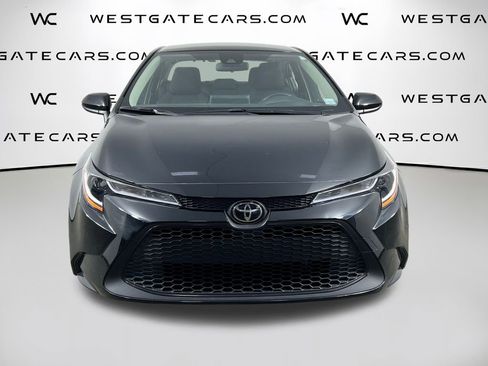 Used 2021 Toyota Corolla LE image 2