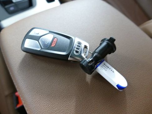 Used 2025 Audi Q5 2.0T Premium AWD/4WD image 23