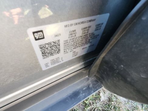 Used 2025 Chevrolet Trax LT w/ LT Convenience Package image 9