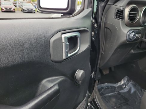 Used 2020 Jeep Wrangler Sport image 19