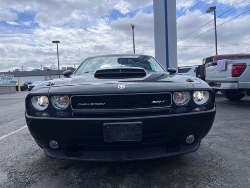Used 2009 Dodge Challenger SRT8 w/ SRT Option Group II RWD image 2