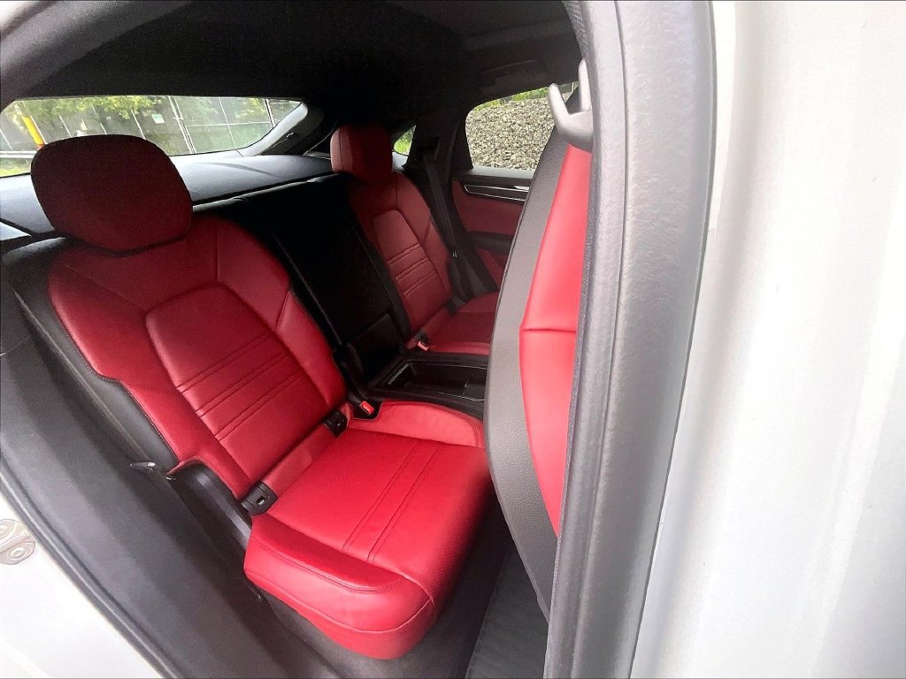 Certified 2023 Porsche Cayenne Coupe AWD/4WD image 21