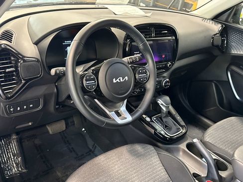 Used 2025 Kia Soul EX FWD image 5