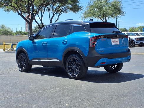 Used 2025 Nissan Kicks SR w/ SR Premium Package FWD image 8