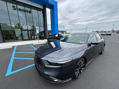 Certified 2025 Honda Accord Touring image 22